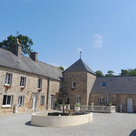 Domaine De La Tour Carree - 3 Chambres Benoitville Extérieur photo