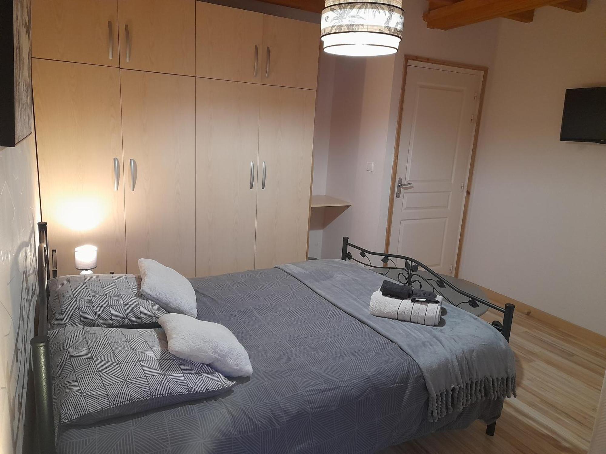 Domaine De La Tour Carree - 3 Chambres Benoitville Extérieur photo